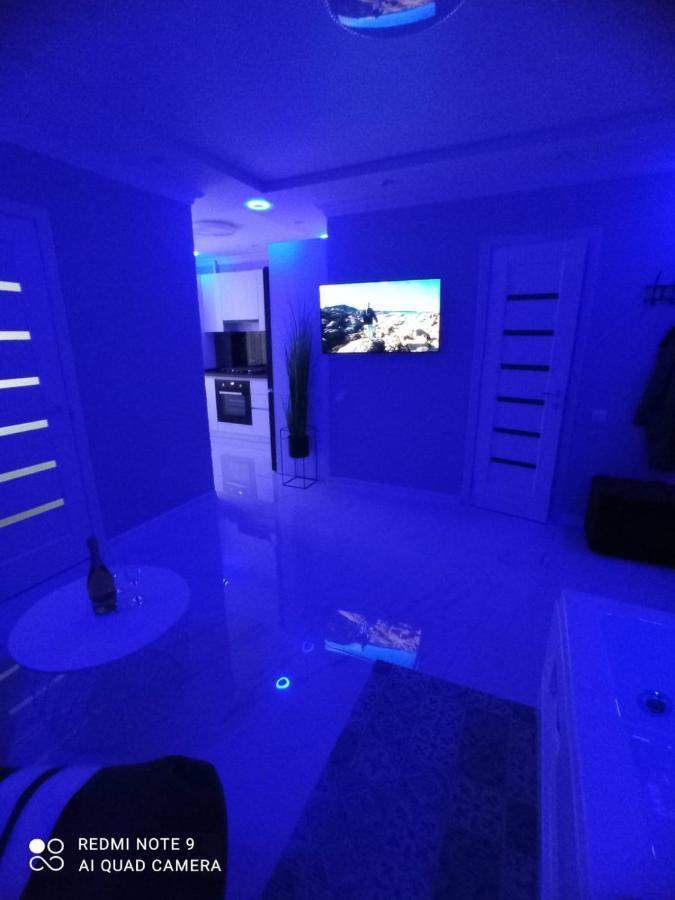 Vip Apartment For Lovers In 基希讷乌 外观 照片