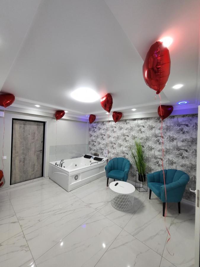 Vip Apartment For Lovers In 基希讷乌 外观 照片