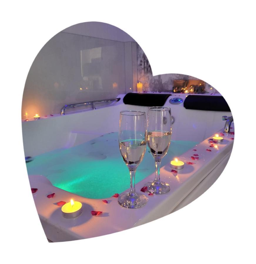 Vip Apartment For Lovers In 基希讷乌 外观 照片